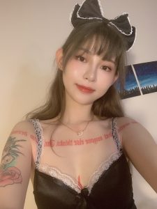 付费图片-抖音网红某幼写真集套图