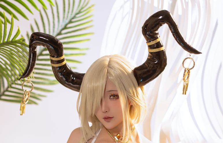 星之迟迟cos24年万圣节4套写真+视频-长游分享网