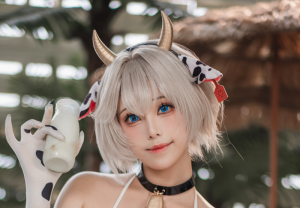 蜜汁猫裘cos黑天鹅+棕色尘埃奶牛写真+视频-长游分享网