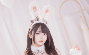 神楽坂真冬cos冬之恶魔+毛绒白兔+妄想女仆写真+视频-长游分享网